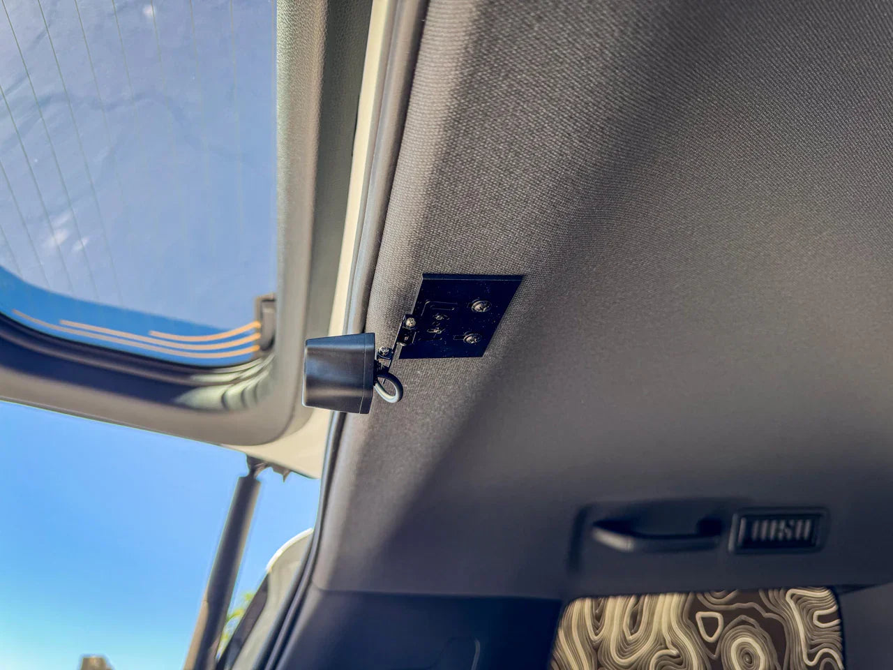 Custom Mounting Plate for Car DVR Rear Camera (Wolfbox, FitcamX, etc ...