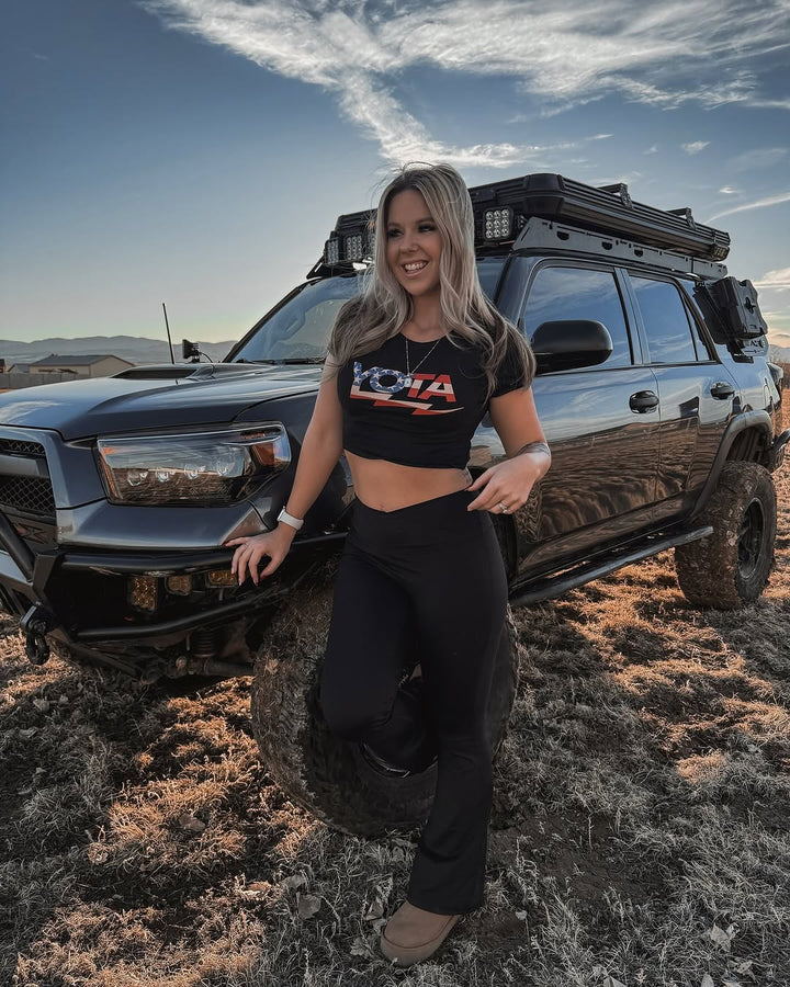 Lightning Yota Cropped T-shirt