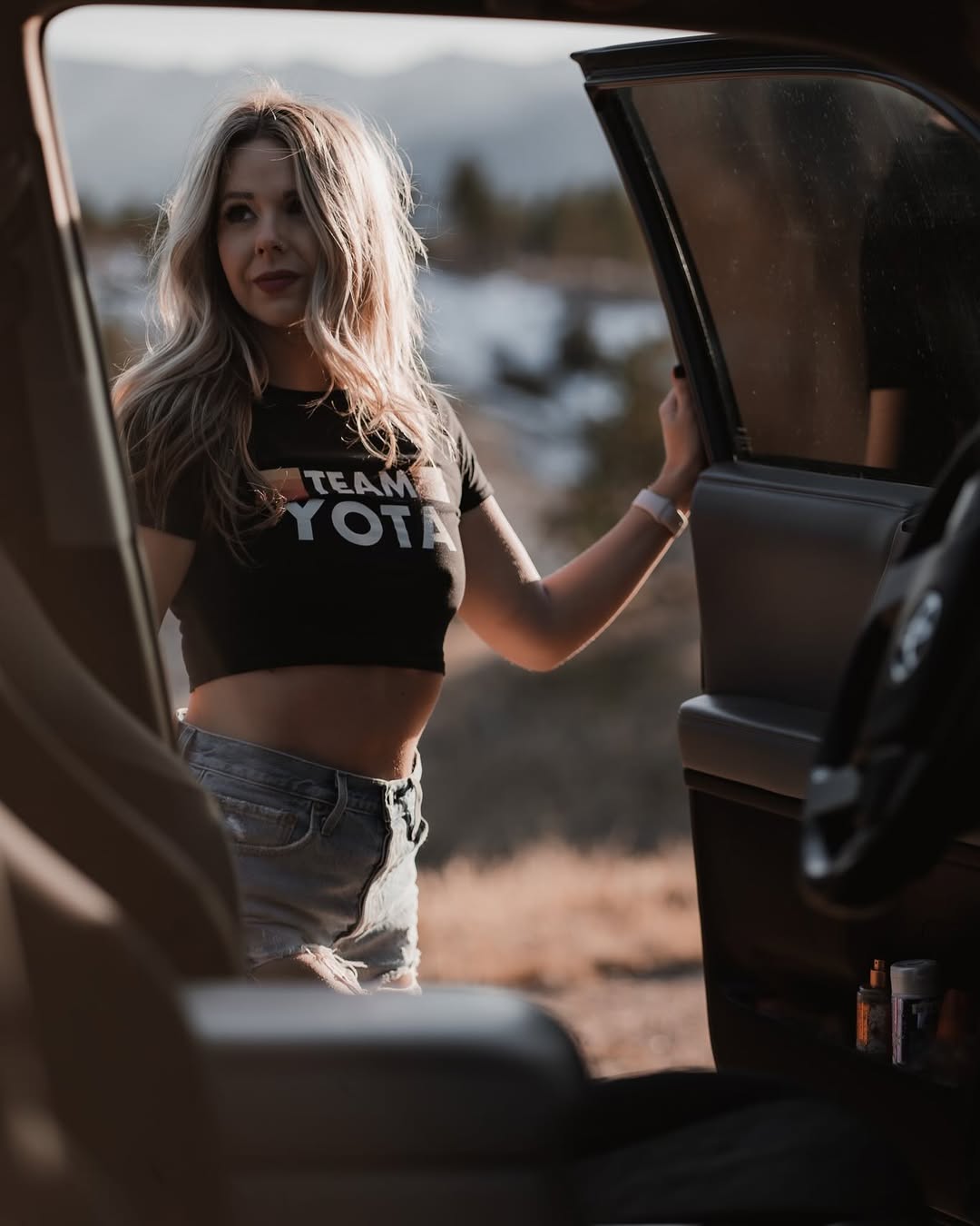 Team Yota Cropped T-shirt
