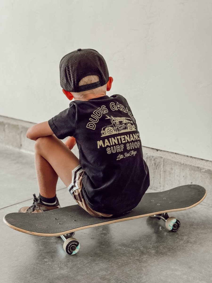 DUDES GARAGE TEE